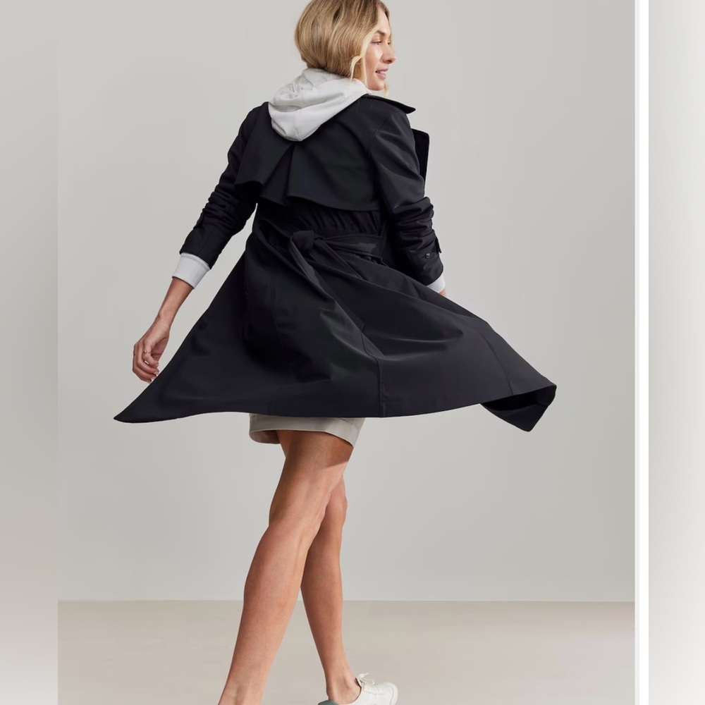 Women’s Athleta stellar trenchcoat black - small
